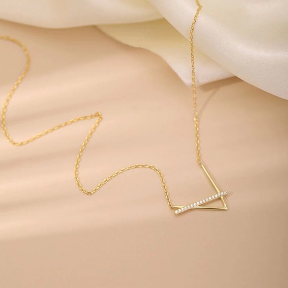 NEW Silver/Gold Shiny Simple V-shaped Necklace - Picture 5 of 8